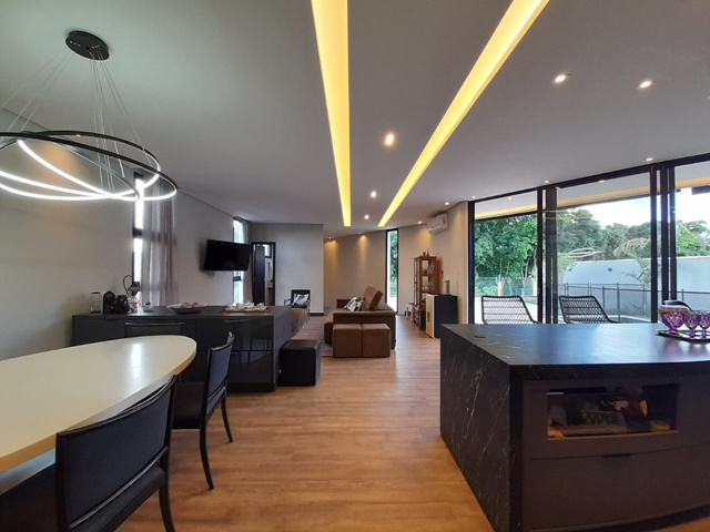 Condominio Aphaville – Casa Terrea – Impecável – 3 suites – Piscina aquecida com vista para mata – Codigo CS378